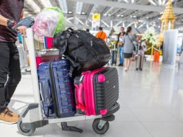 スーツケースのサイズを選ぶ